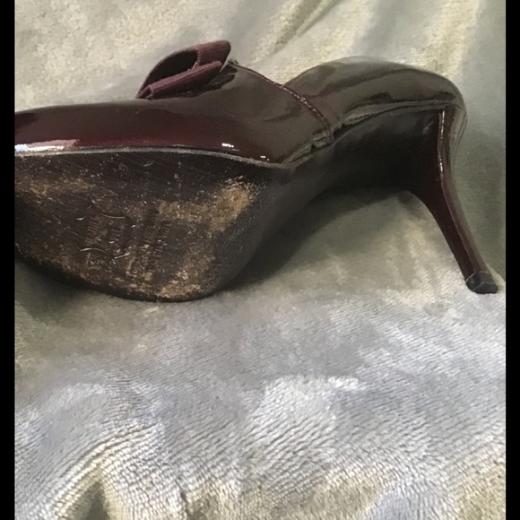 Designer Shoe - Picture 2 of 5